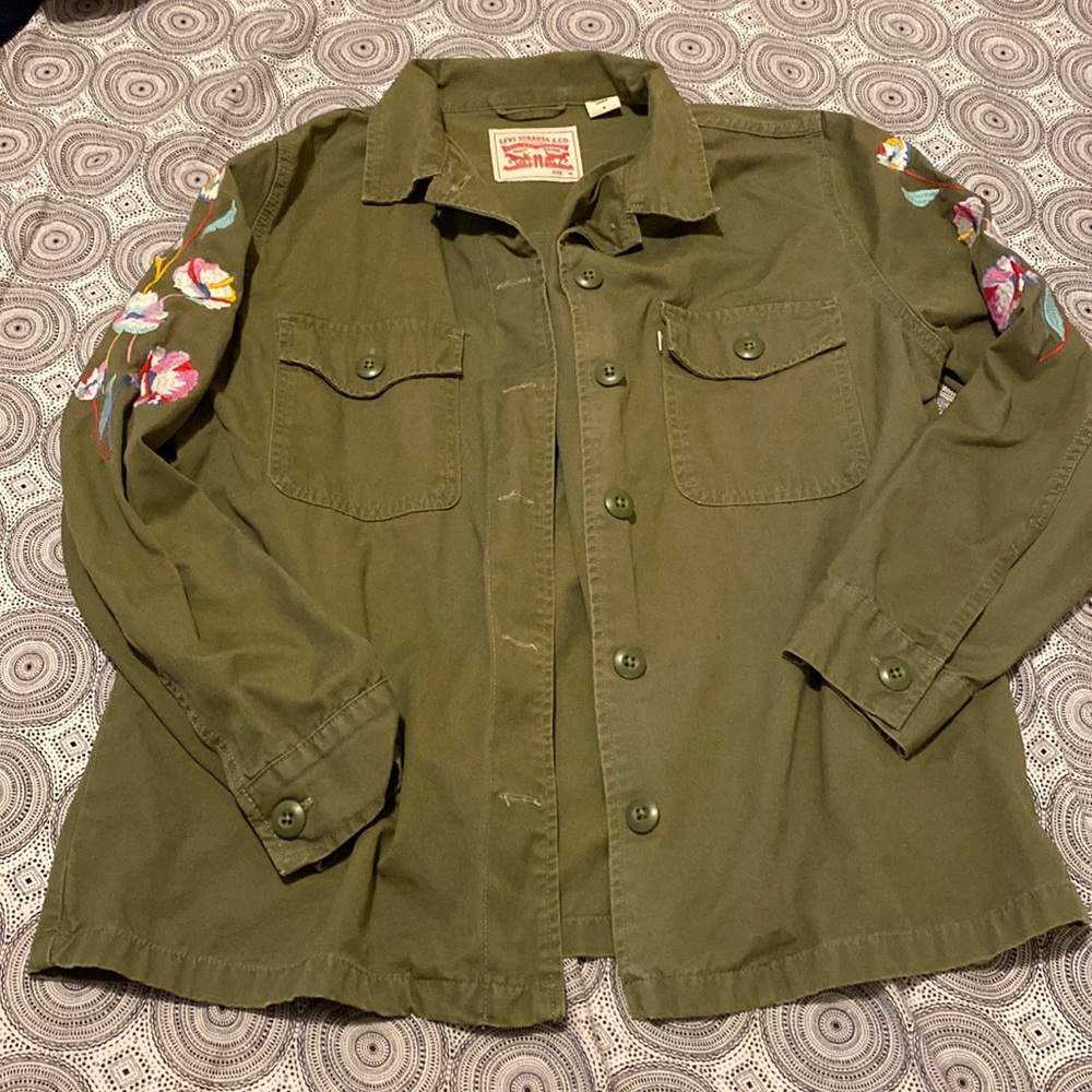 Levis embrolish button up M